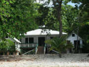 Blue Moon Beach House, Jack Neal Beach, Utila, even closer