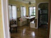 Lounge/Dining Area