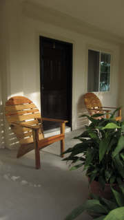 Pirate's Bay Inn - Dorm Room Exterior